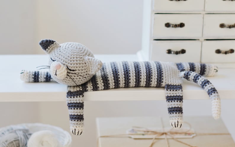 Sleepy Cat Crochet Pattern
